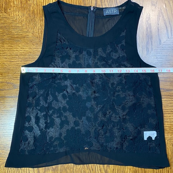 ASTR The Label Black Sleeveless Sheer Floral Top
Size: S - Picture 6 of 11